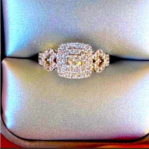 14kt White Gold Diamond Engagement Ring